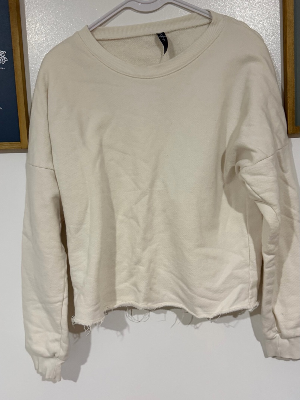 Women's Cream Raw-Edge Crewneck Sweatshirt